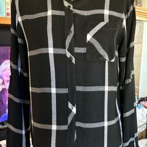 Life Style Black and White Windowpane Plaid Button-Up Shirt Size M